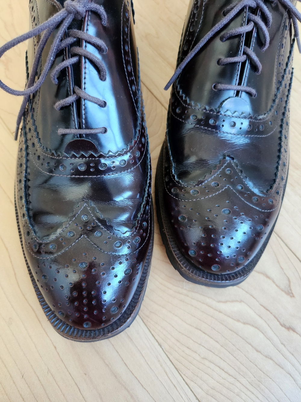 Johnston & Murphy Womens Burgundy Wingtip Brogues - Classic Leather Dress Shoes - Picture 2 of 9